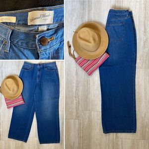 Universal Thread Relaxed wide-legged jeans. 12/31R w/ 30 1/2”inseam. 100% cotton